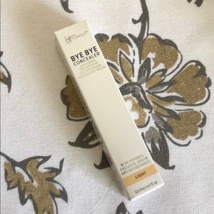 It Cosmetics Bye Bye Concealer (Light)